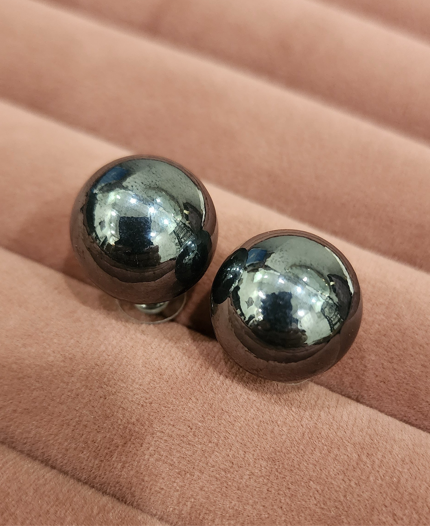 Solid Pearl Earrings