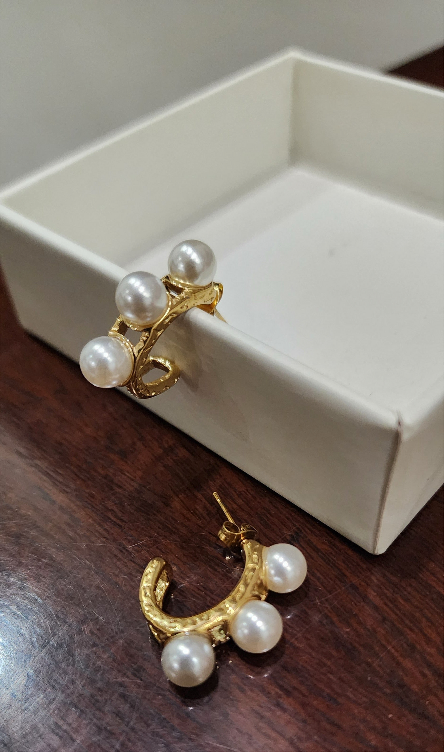 Signature Pearl Earrings