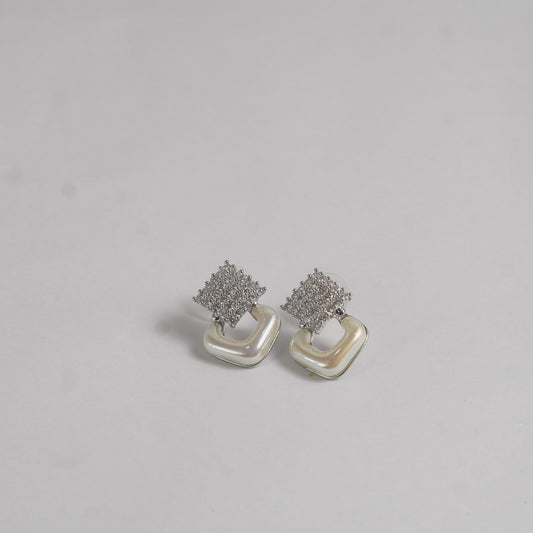 D Dazzle Earring