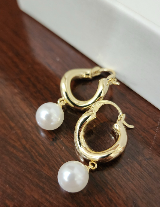 Single Pearl Earring